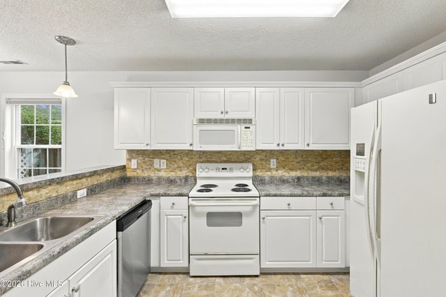 643 Lanvale Hills Circle, Leland, NC 28451