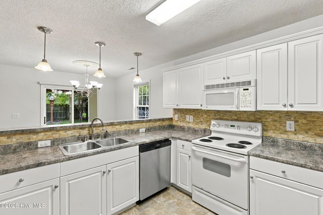 643 Lanvale Hills Circle, Leland, NC 28451