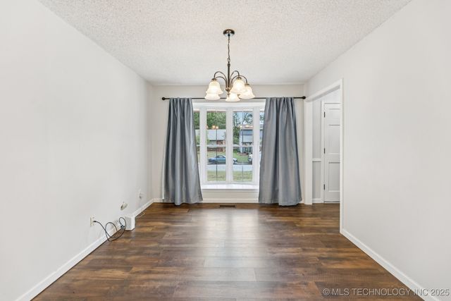 7948 S 86th East Place, Tulsa, OK 74133