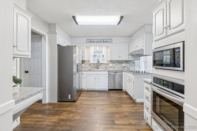 7948 S 86th East Place, Tulsa, OK 74133