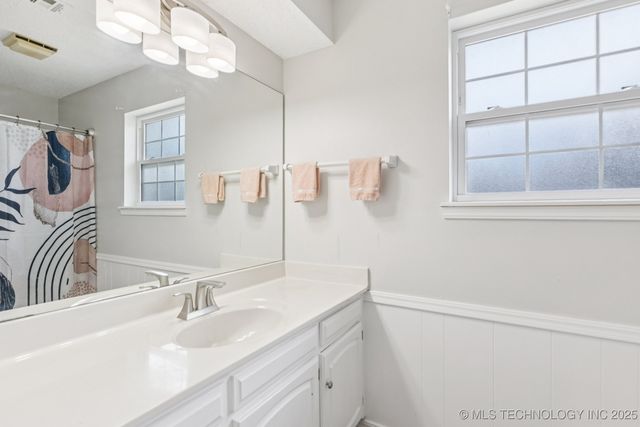 7948 S 86th East Place, Tulsa, OK 74133