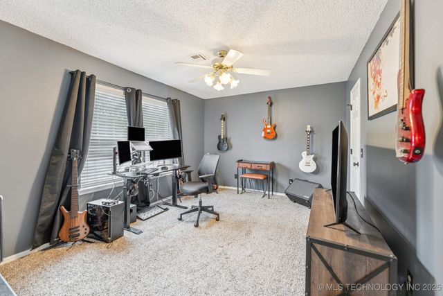 7948 S 86th East Place, Tulsa, OK 74133