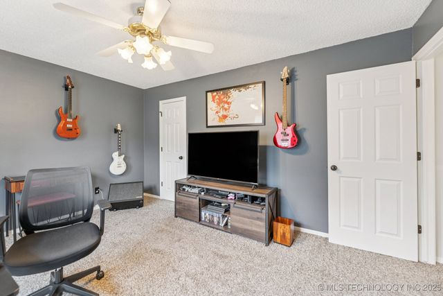 7948 S 86th East Place, Tulsa, OK 74133