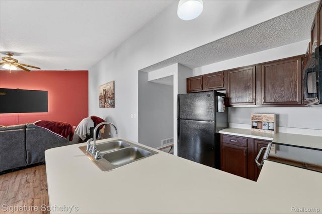 5094 Harbor Oak Drive 36, Waterford Charter Township, MI 48329