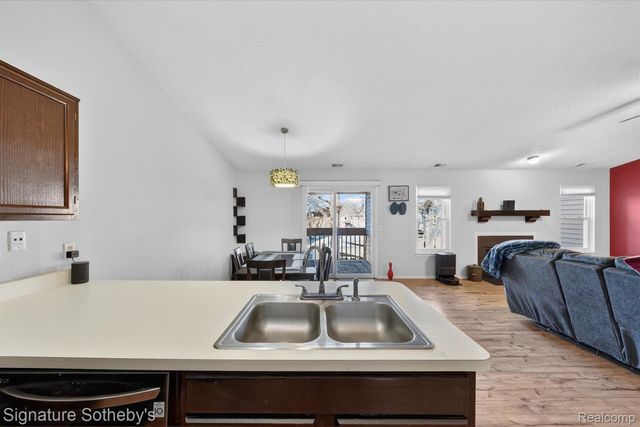5094 Harbor Oak Drive 36, Waterford Charter Township, MI 48329