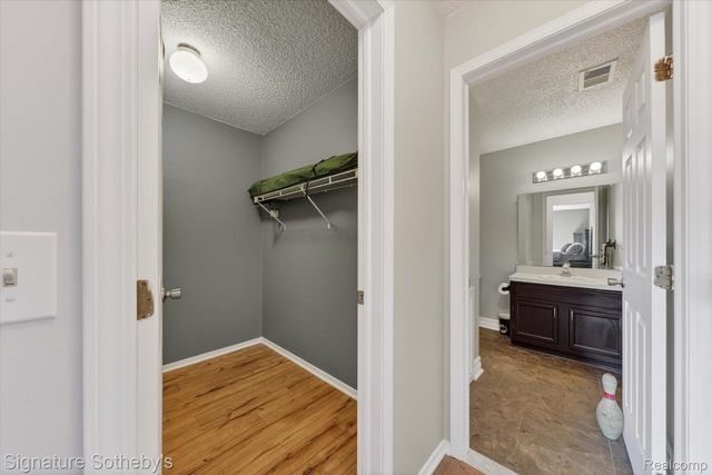 5094 Harbor Oak Drive 36, Waterford Charter Township, MI 48329