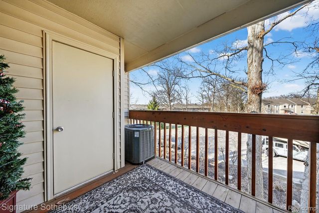5094 Harbor Oak Drive 36, Waterford Charter Township, MI 48329