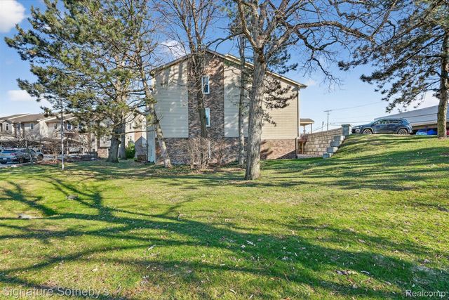 5094 Harbor Oak Drive 36, Waterford Charter Township, MI 48329
