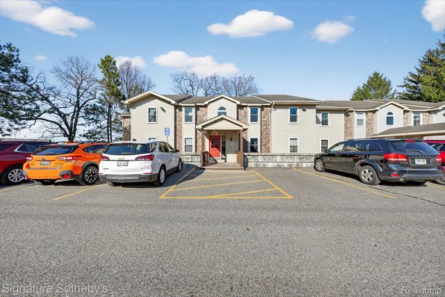 5094 Harbor Oak Drive 36, Waterford Charter Township, MI 48329