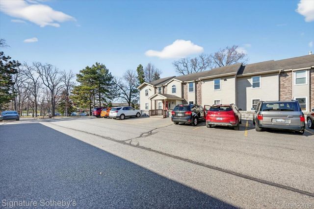 5094 Harbor Oak Drive 36, Waterford Charter Township, MI 48329