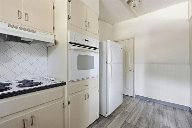 10819 E Westport Road, Independence, MO 64052