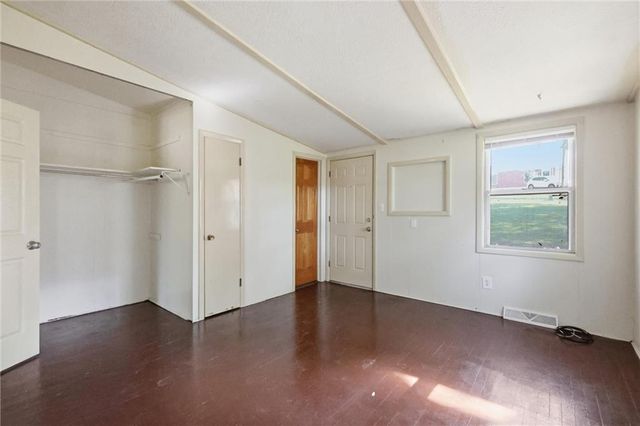 10819 E Westport Road, Independence, MO 64052