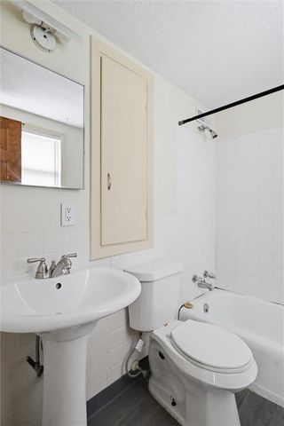 10819 E Westport Road, Independence, MO 64052