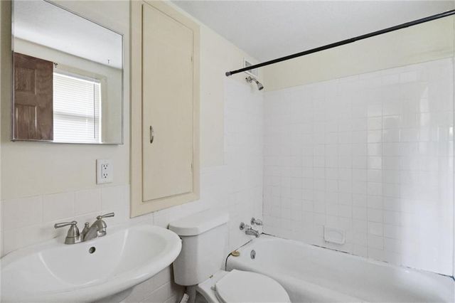10819 E Westport Road, Independence, MO 64052