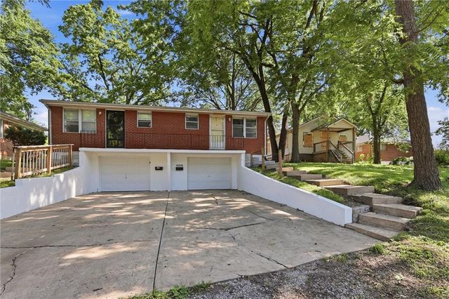 10819 E Westport Road, Independence, MO 64052