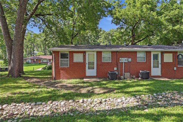 10819 E Westport Road, Independence, MO 64052