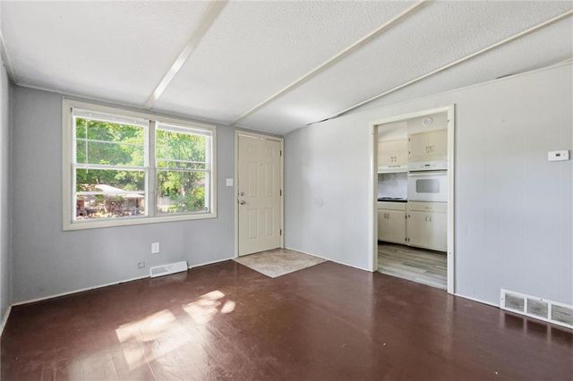 10819 E Westport Road, Independence, MO 64052