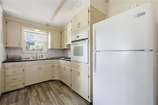 10819 E Westport Road, Independence, MO 64052