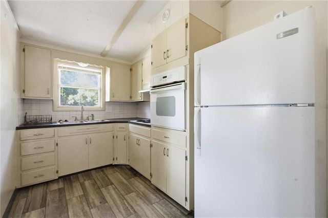 10819 E Westport Road, Independence, MO 64052