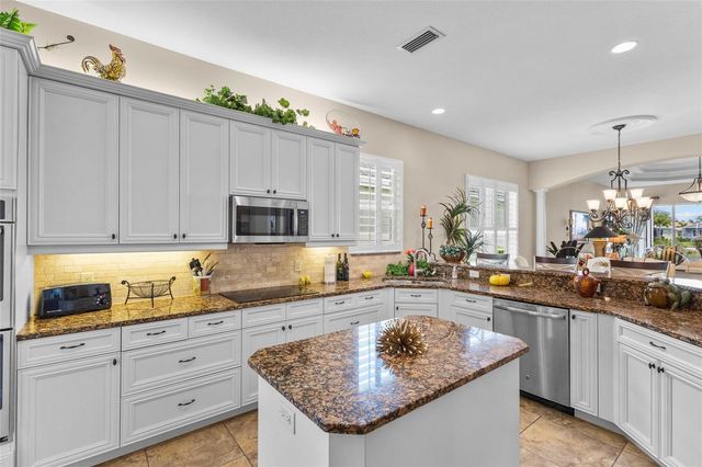 11034 BARNSLEY DRIVE, Venice, FL 34293