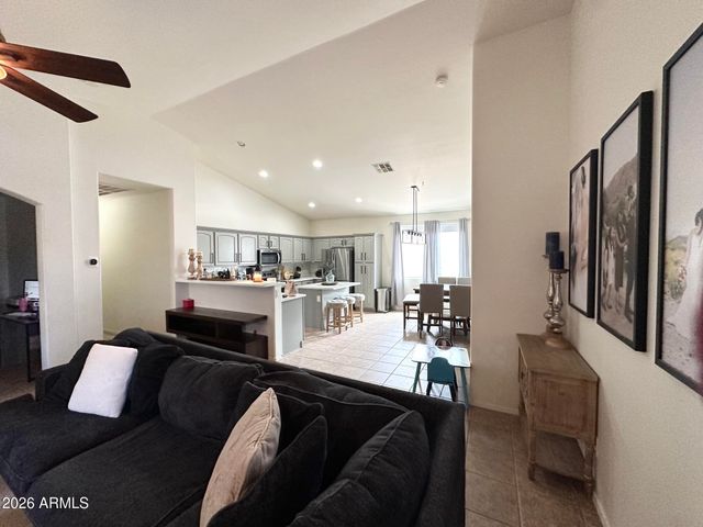 24725 W DOVE Trail, Buckeye, AZ 85326