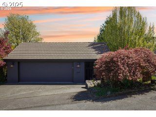 4260 Sw MCDONNELL Ter, Portland, OR 97239