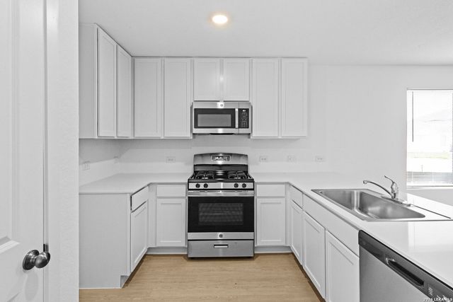 13051 Lake Fryer, San Antonio, TX 78152