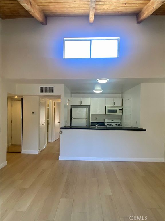 18350 Hatteras 224, Tarzana, CA 91356 — photo 4