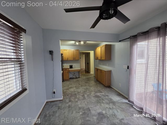 25595 Wiseman Street, Roseville, MI 48066