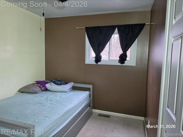 25595 Wiseman Street, Roseville, MI 48066