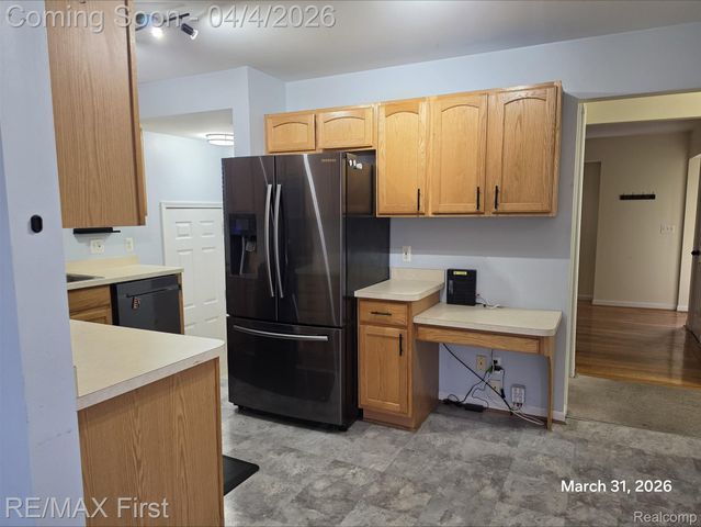 25595 Wiseman Street, Roseville, MI 48066