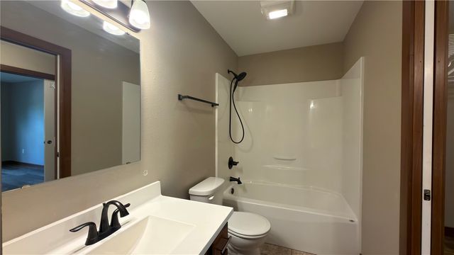 2208 Tranquil Court NW, Cedar Rapids, IA 52405