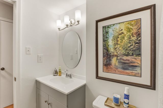 7160 BLUE GRASS LN, Germantown, TN 38138