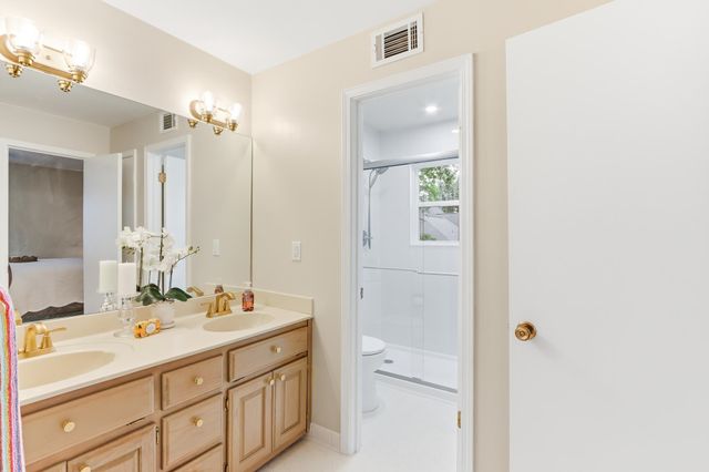 7160 BLUE GRASS LN, Germantown, TN 38138
