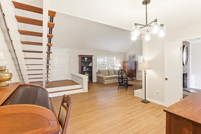 7160 BLUE GRASS LN, Germantown, TN 38138