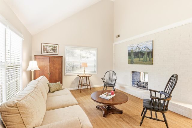 7160 BLUE GRASS LN, Germantown, TN 38138