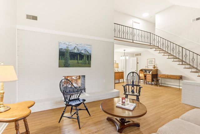 7160 BLUE GRASS LN, Germantown, TN 38138