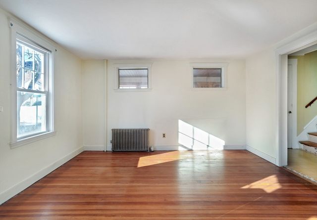 18 Valley Beach Ave, Hull, MA 02045