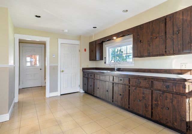 18 Valley Beach Ave, Hull, MA 02045