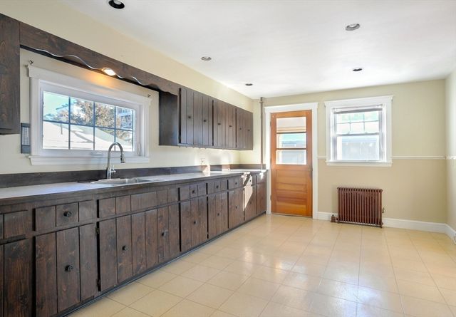 18 Valley Beach Ave, Hull, MA 02045