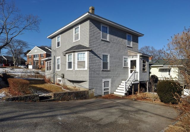 18 Valley Beach Ave, Hull, MA 02045