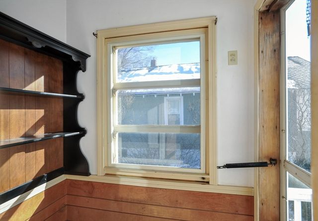 18 Valley Beach Ave, Hull, MA 02045