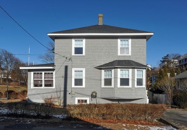 18 Valley Beach Ave, Hull, MA 02045