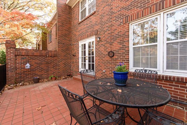 110 Cambridge Place, Little Rock, AR 72227