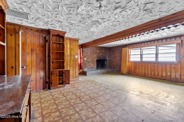 908 Vance Street E, Wilson, NC 27893