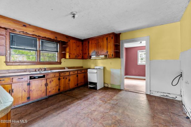 908 Vance Street E, Wilson, NC 27893