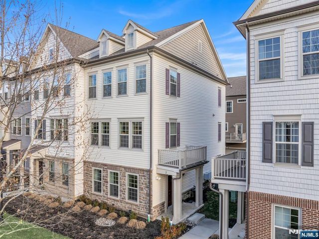 7 Ambrosia Court 107, Livingston, NJ 07039