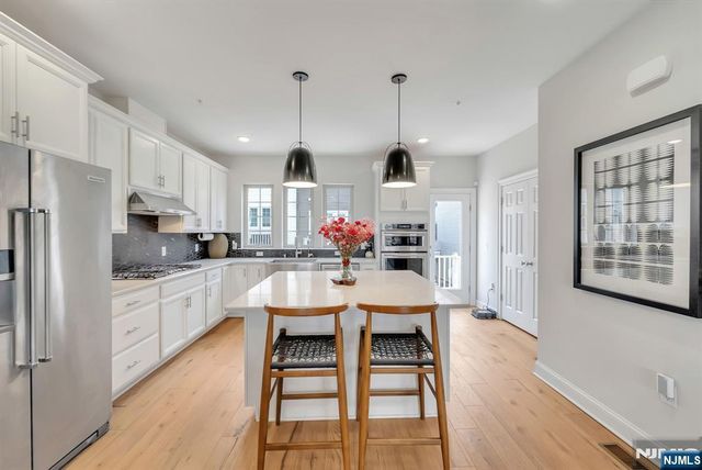 7 Ambrosia Court 107, Livingston, NJ 07039