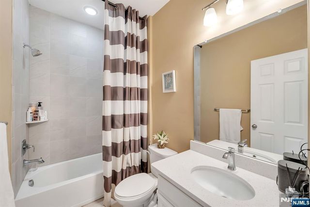 7 Ambrosia Court 107, Livingston, NJ 07039