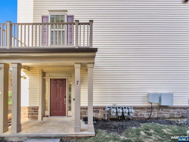 7 Ambrosia Court 107, Livingston, NJ 07039